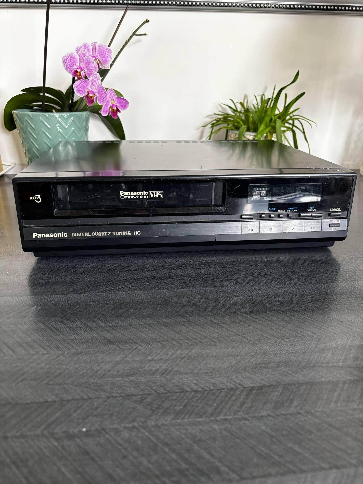美品 188h Panasonic NTN91001W + NTN98000W Vintage Panasonic Omnivision HQ VHS Player Black – Digital Quartz