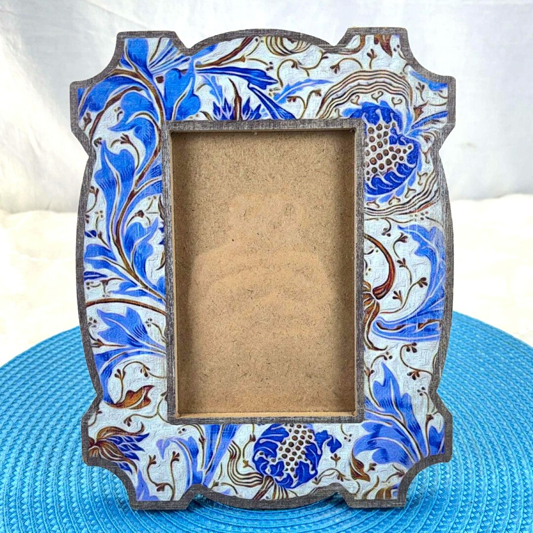 Vintage Photo Frame With Blue Floral Delft Style Pattern, Retro ...