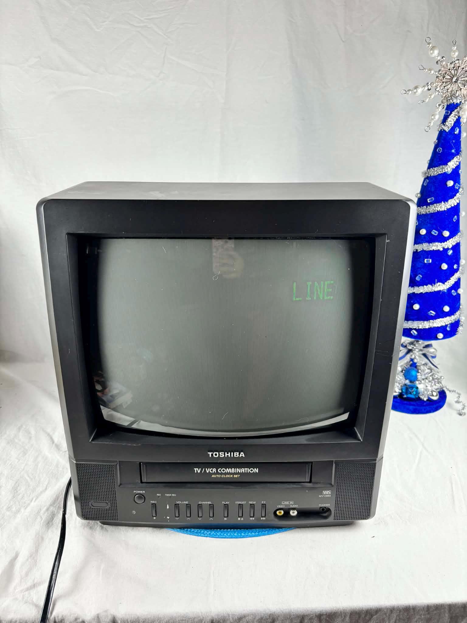 Vintage 14-inch Toshiba Television With Built-in VCR, Retro Gaming