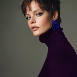 Boucles d&#39;oreilles  &quot;La Dame&quot;– Bijoux bleus, art du corps • Inspirée par Matisse • Miette • uniques originales, bioplastique