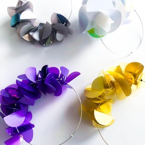 Boucles d&#39;oreilles créoles « Pétales fleurs » • légères florales • colorées • boucles bohème larges ou petites tribales