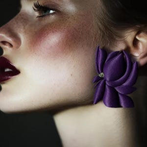 Boucles d&#39;oreilles série coussinet  &quot;Fleurs de Matisse&quot; – Création Unique colorée, Sculpturales Pour Femme,  • pierres Aventurines