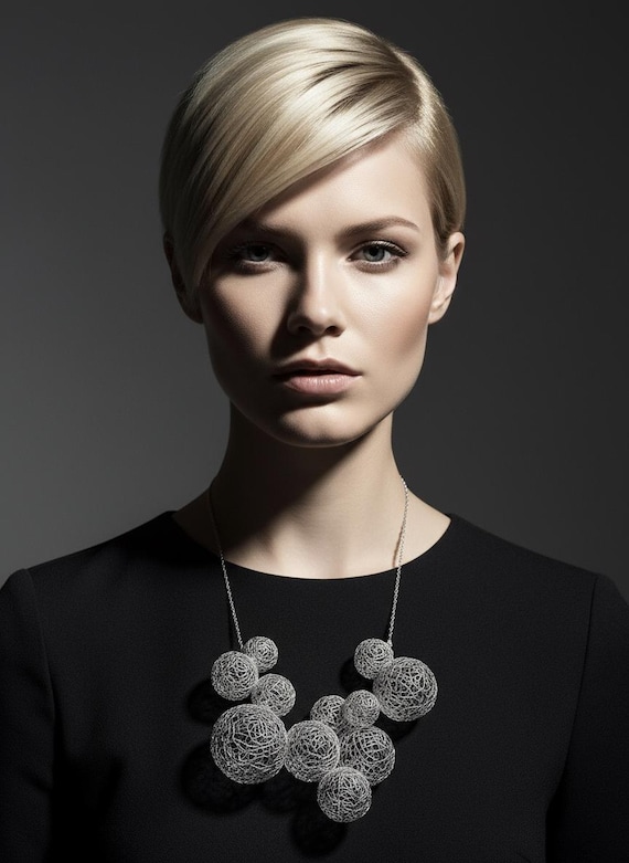 Collier boule en argent sterling fait main : bijoux artisanaux délicats