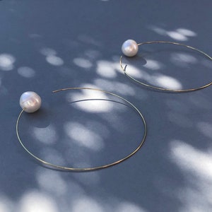 Boucles minimalistes aux perles d&#39;eau douce