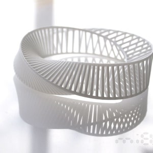 mobius bracelet 3d impression original design conception fait par Miette géométrique architecturale optique White