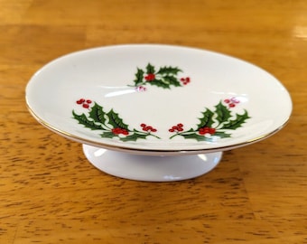 Beacon Hill Holly Berries Christmas Soap Dish Porcelain Gold Rim Japan Holiday