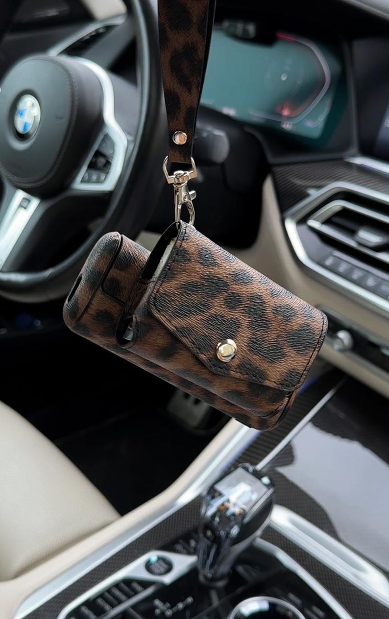 Schutzhülle Mit Seitenabdeckung Für IQOS ILUMA – PU+TPU Case Im Leopard Brown Design – Stoßfest Und Kratzfest