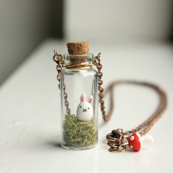 Lapin terrarium Collier-pendentif bouteille en verre mini, collier animaux miniature, terrarium de mousse forêt Woodland, kawaii, champignon, Usagi