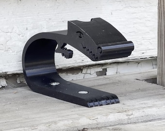 The Door Dragon - A Stopper for Doors that Fly High