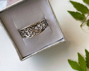 filigree silver ring gentle and nice