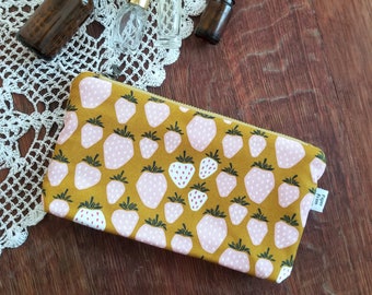 Essential Oil Bag - Queen of Berries - strawberry Essential Oil Case, essential oil storage, zipper pouch, Oil Travel Case