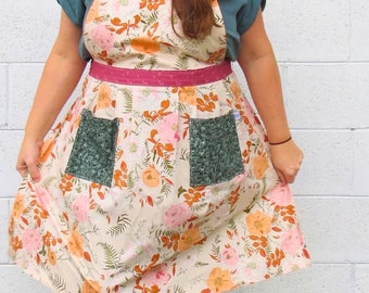 Traditional Womans Pinafore Apron Floral Flower Grandmacore Cross Back Eccentric Kitchen Decor Retro Peach Grandma Style Foraged Garland