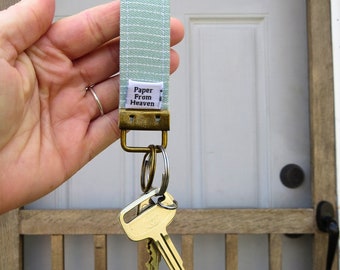 Vintage Spring Key Fob Mini Finger/Wrist Keychain Fun Accessory Gift for Her Mother's Day Gift Small Key Lanyard : Mint Green