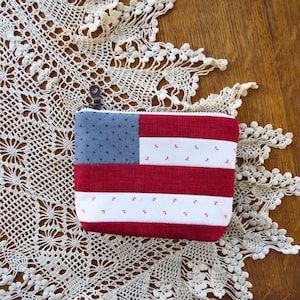 Bolsa con cierre con la bandera de EE. UU. • Monedero pequeño Old Glory • Estuche con cierre con estrellas y rayas • Estuche de maquillaje pequeño rojo, blanco y azul • Regalo patriótico para ella