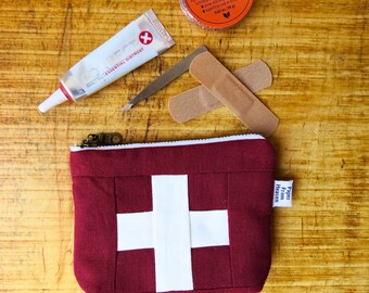 Red First Aid Kid Zipper Bag Mini Swiss Cross Cherry Cross Small Patchwork Emergency Medical Pouch Go Bag Tiny Pocket Purse Pill