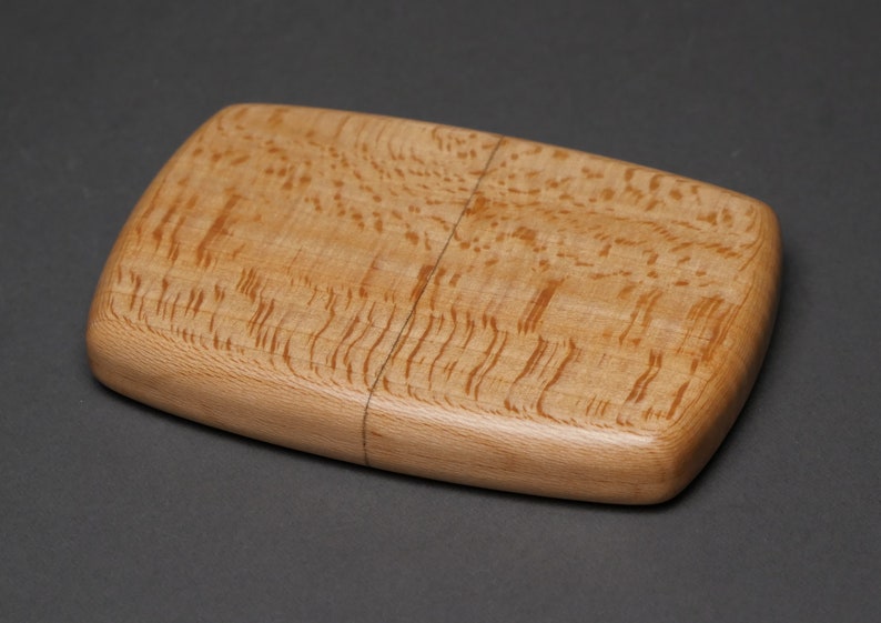 Cartera de madera personalizada o tarjetero elaborado con maderas exóticas Sycamore