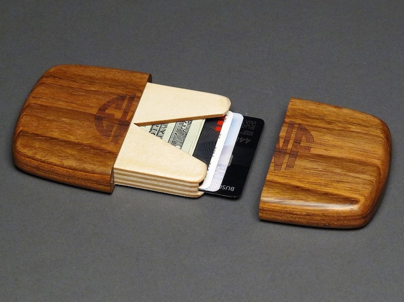 Cartera de madera personalizada o tarjetero elaborado con maderas exóticas imagen 3