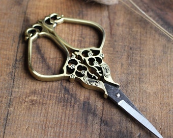 Climbing Vines Embroidery Scissors • Ornate Vintage Style Quilting Scissors in Antique Bronze and Gray • Gift for Mothers and Grandmothers