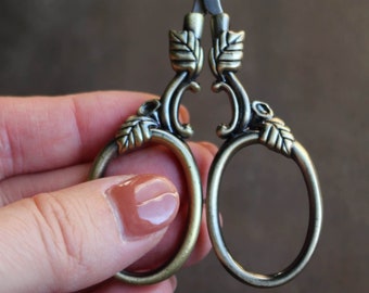 Ciseaux à broder lierre anglais • Ciseaux à courtepointe de style vintage en or et cuivre antiques • Cadeaux pour les mères et les grands-mères