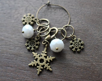 Marcadores de punto de nevada • Accesorio de tejido inspirado en copos de nieve de invierno • Regalo de tejido único y hecho a mano para mamá