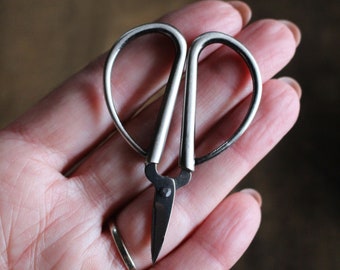 Mini Bonsai Snips • Minimalist Thread Snips in Antique Copper or Silver • Perfect Gift for Moms and Grandmothers That Sew