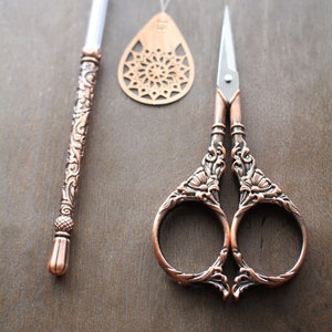 Vintage Copper Sewing Gift Set • Matching Copper Needle Threader, Scissors, Seam Ripper • Practical And Elegant Gift For Seamstress Or Quilt