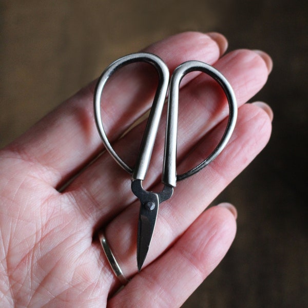 Mini Bonsai Snips • Minimalist Thread Snips in Antique Copper or Silver • Perfect Gift for Moms and Grandmothers That Sew