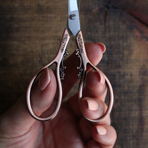 Floral Teardrop Embroidery Scissors • Vintage Style Quilting Scissors in Antique Silver or Copper Finish • Unique Cross Stitch Gift