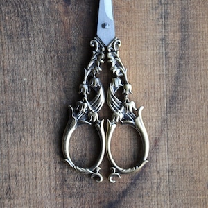 Tulip Garden Embroidery Scissors Antique Gold or Copper Vintage Style Quilting Scissors Beautiful Sewing Gift or Quilting Gift Antique Gold