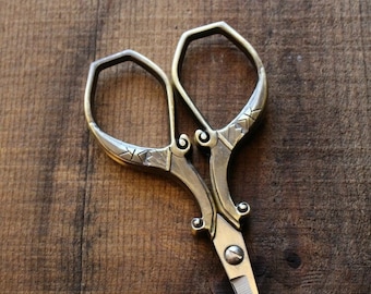 Square Handle Embroidery Scissors • Art Deco Style Quilting Scissors in Antique Gold Finish • Unique Gift for Vintage Lovers