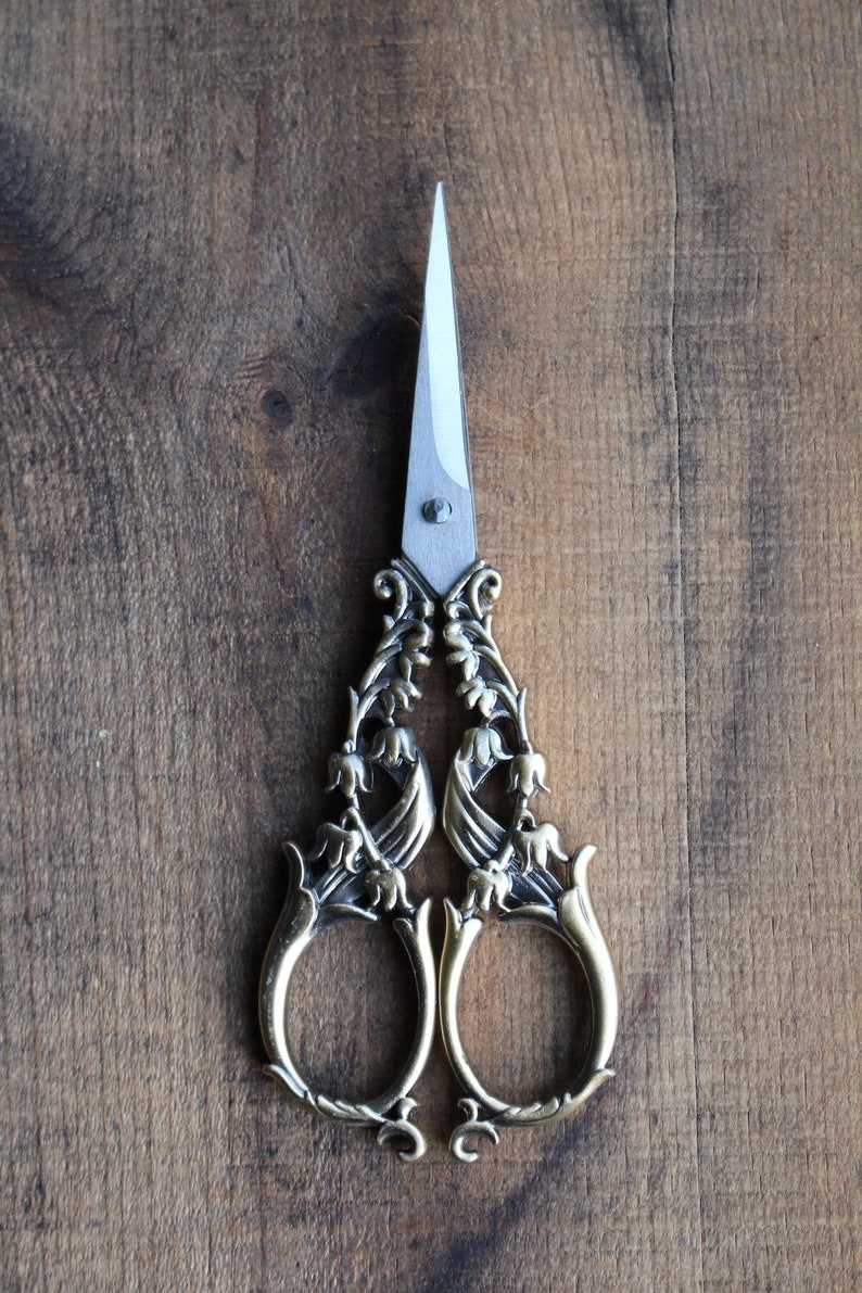 Tulip Garden Embroidery Scissors Antique Gold or Copper Vintage Style Quilting Scissors Beautiful Sewing Gift or Quilting Gift Antique Gold