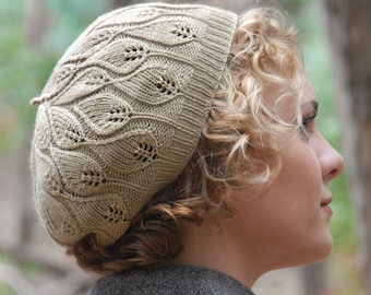 Patrón de boina de hoja holgada • Patrón de tejido de hojas susurrantes PDF • Patrón de punto intermedio