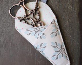 Pink Floral Scissor Sleeve • Handsewn Case for Embroidery Scissors with Magnet and Pocket • Handmade Polka Dot Quilting Gift or Gift for Sea