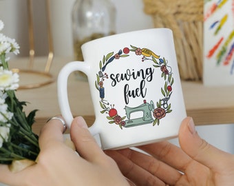Taza de combustible para coser • Divertida taza de cerámica para coser • Idea de regalo para costureras • 11 oz o 15 oz