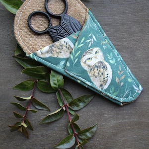 Eulenfreunde Scheren-Hülle • Handgenähtes Etui für Stickschere mit Magnet und Tasche • Handmade Quilting Geschenk oder Geschenk für die Näherin