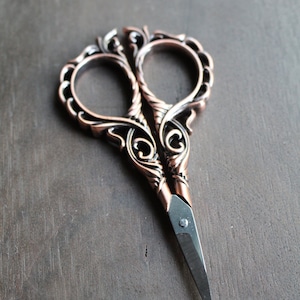 Entwined Embroidery Scissors • Ornate Vintage Style Quilting Scissors in Antique Gold and Copper • Unique Embroidery Gifts and Sewing Gifts