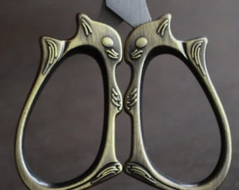 Squirrel Embroidery Scissors • Cute Forest Animal Vintage Style Quilting Scissors in Antique Finish • Unique Embroidery Gift