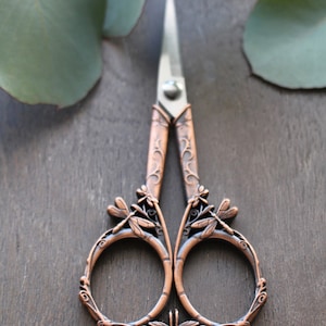 Dragonfly Embroidery Scissors • Unique Garden Theme Quilting Scissors in Vintage Copper or Silver Finish • Quilting Gift or Embroidery Gift