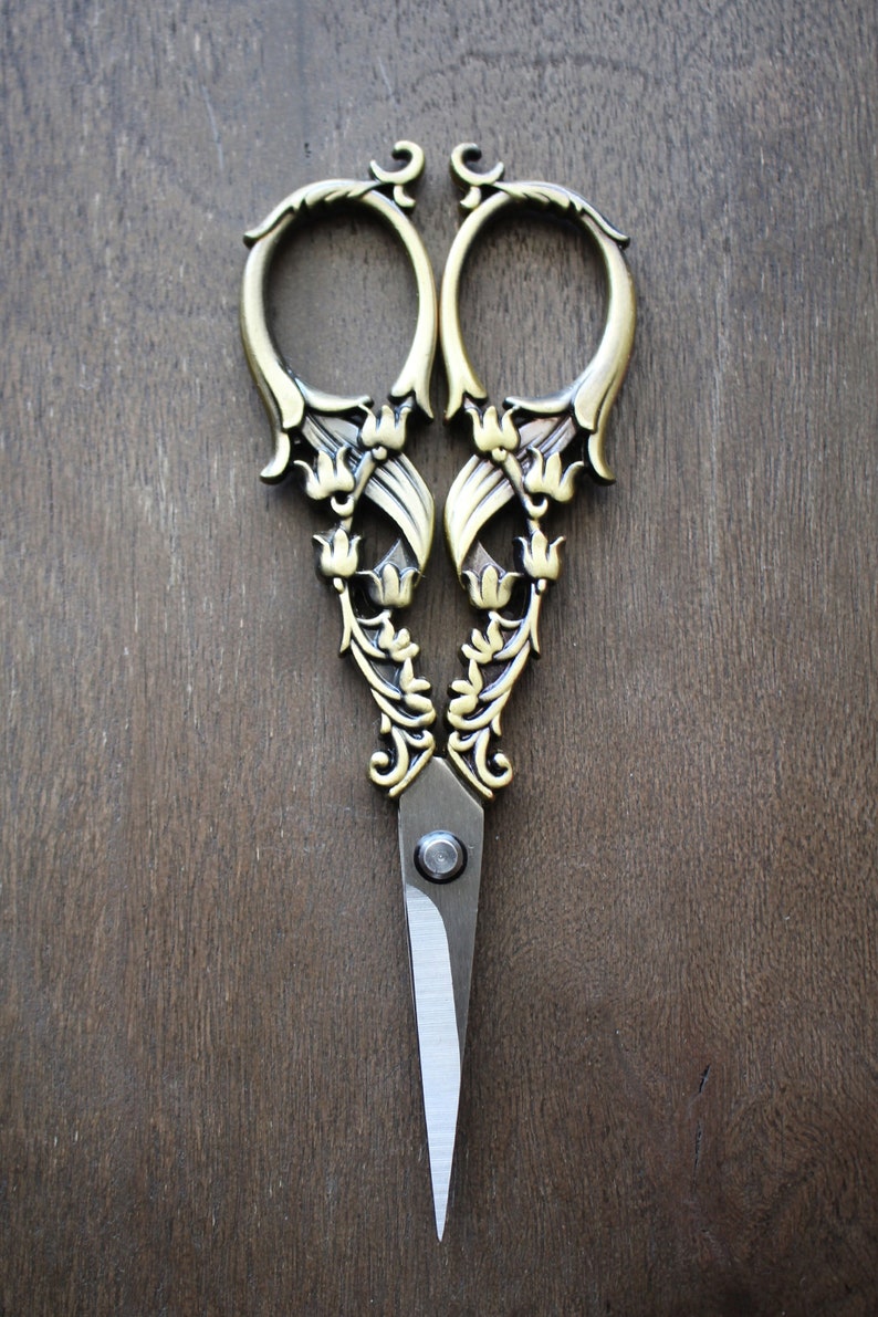 Tulip Garden Embroidery Scissors Antique Gold or Copper Vintage Style Quilting Scissors Beautiful Sewing Gift or Quilting Gift image 2