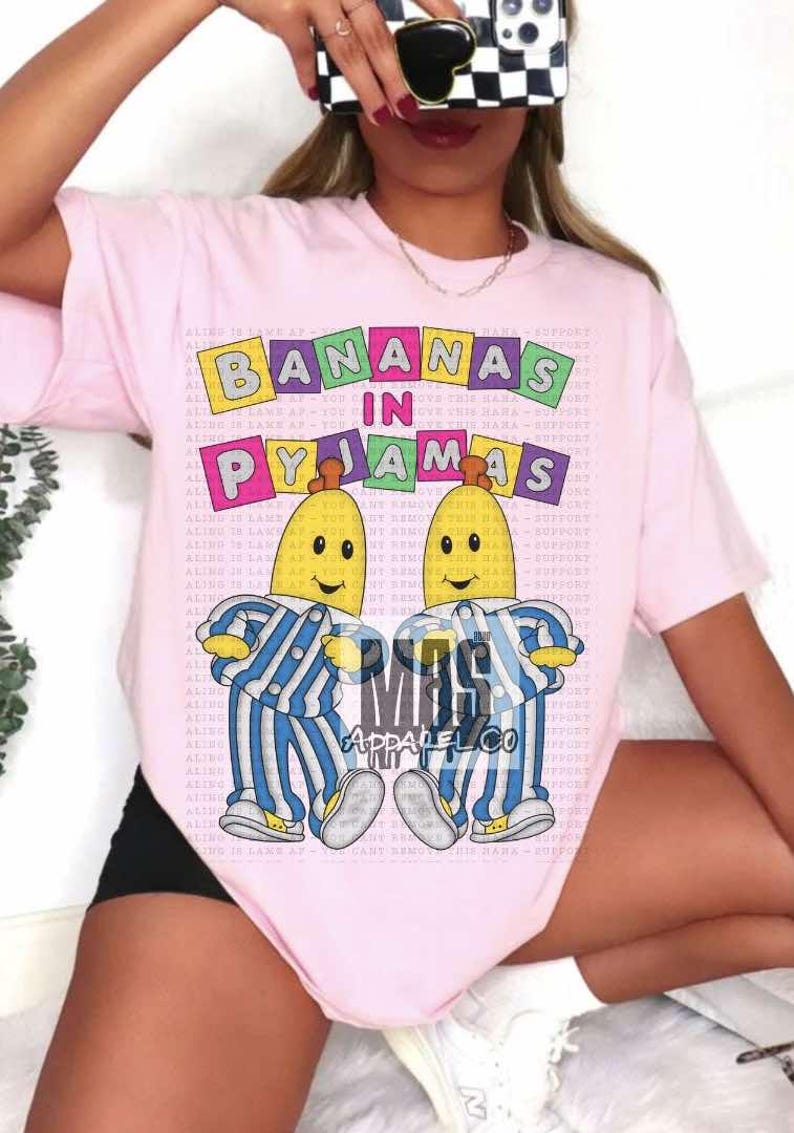 Bananer i pyjamas t-shirt 90-tals tecknad t-shirt nostalgisk t-shirt bild 1