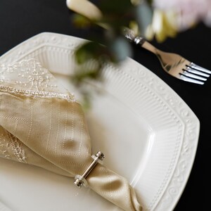 Set mit 6 Nickel-Serviettenringen - Moderne Silberhalter für Hochzeitsgedecke, formelle Abendessen und Wohnkultur