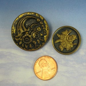 Antique Victorian Buttons 2 Floral Brass Picture Button Metal Button 175