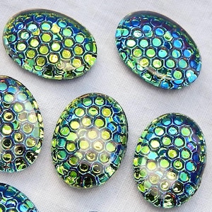 Vintage Glass Cabochon 18x13mm Green Opal  Snake Skin Stones  S-604