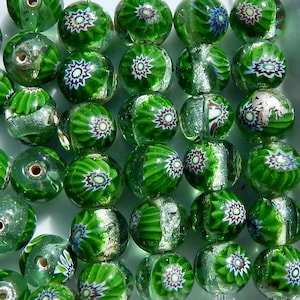10 pcs Green Foil Glass Round Beads Rare Round Lamp Work 10 mm B-200