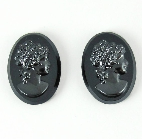 Victorian Cameo 2 pcs 18x13mm Vintage Glass Stones Cabochon S-56