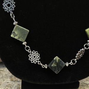 Serpentine stone bead necklace