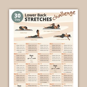 Op de afbeelding: Een 30-daagse challenge-kaart voor lage rugstrekkingen. De kaart bevat illustraties van yogahoudingen zoals de Kinderhouding, Cobra-houding en Supine Spinal Twist. Elke dag vermeldt specifieke rekoefeningen en duur.