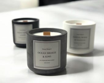 Vela artesanal com aroma de sândalo e baunilha, feita com cera de soja natural e pavio de madeira. Aromaterapia de longa duração, decoração minimalista para casa. Vela 100% vegana.