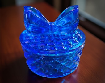 Handcrafted Blue Resin Trinket Box with Bow Lid – Gift-Shaped Jewelry or Keepsake Holder