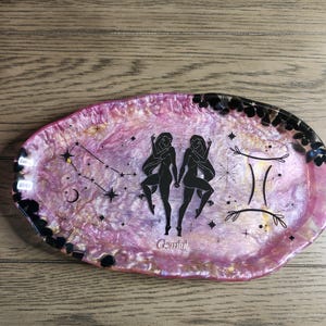 Gemini Zodiac Resin Tray – Handmade Pink Celestial Trinket Dish, Astrology Gift for Geminis